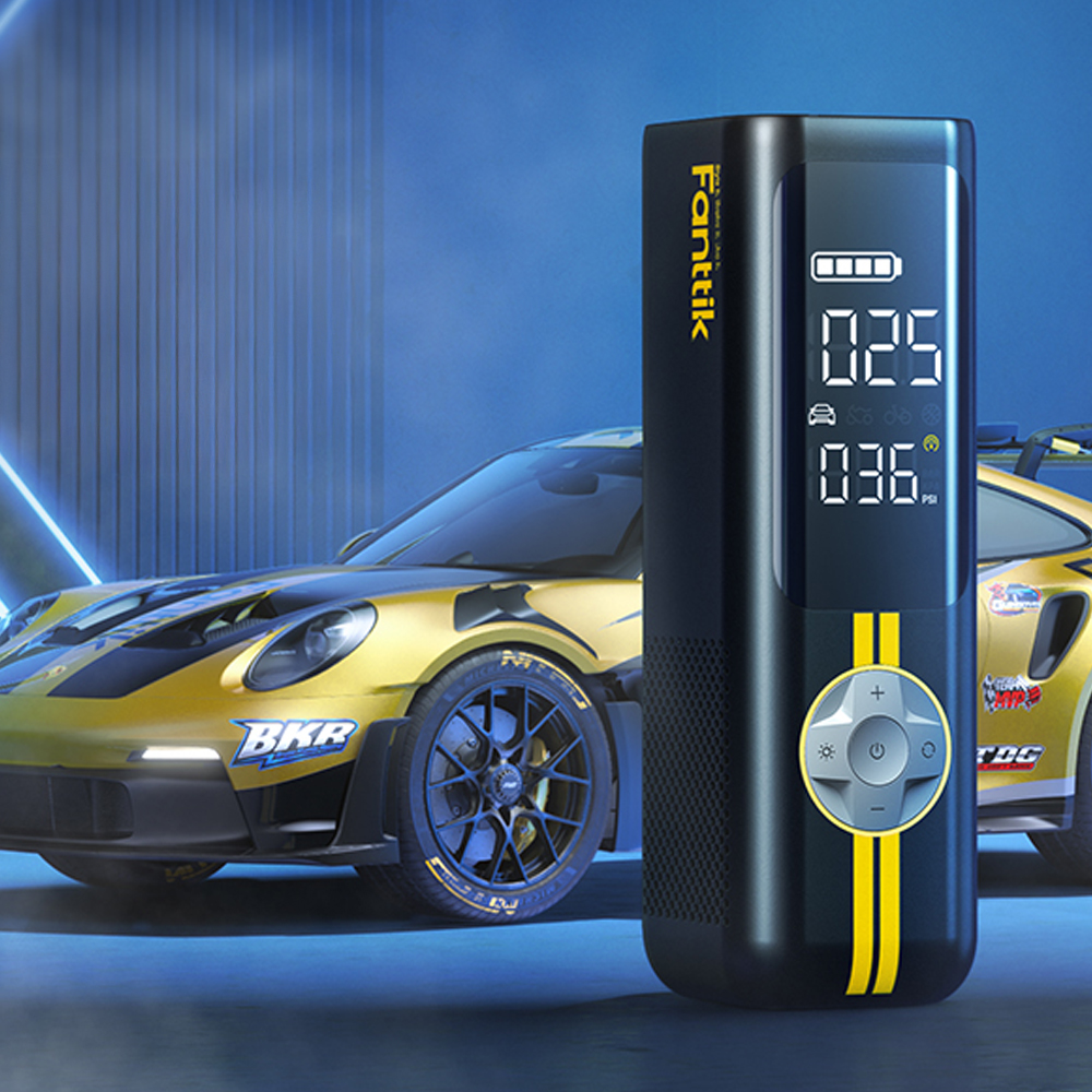 Fanttik X8 Apex na tle żółto-czarnego sportowego samochodu