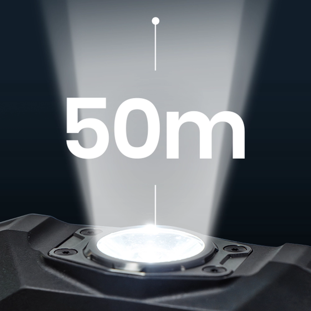 Światło latarki smartfona Fossibot F113 5G z oznaczeniem 50 m.