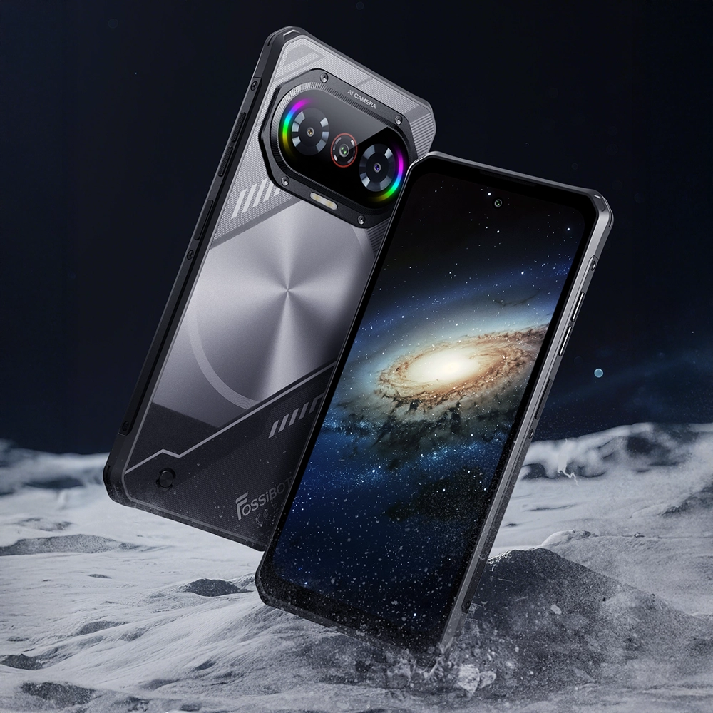 Zbliżenie na Fossibot F114 przodem i tyłem na tle księżycowego krajobrazu.