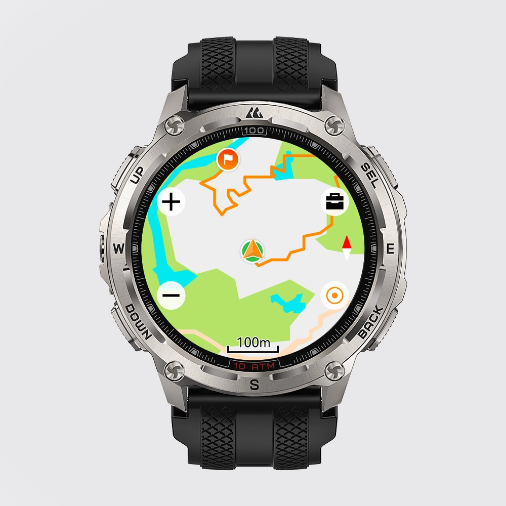 Przód srebrnego Kospet Tank T4 na szarym tle z uruchomioną nawigacją na ekranie.